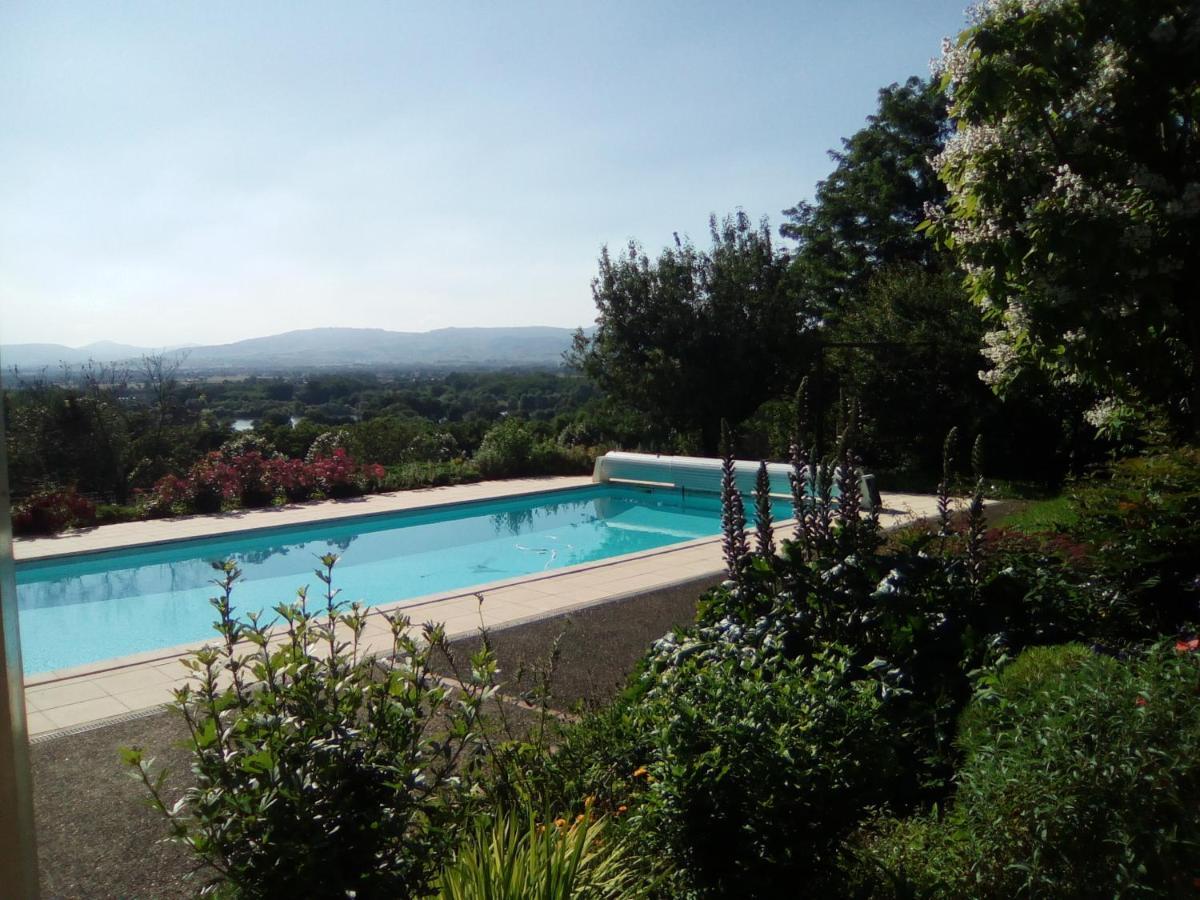 B&B Chez Frederique Et Norbert Mogneneins 외부 사진