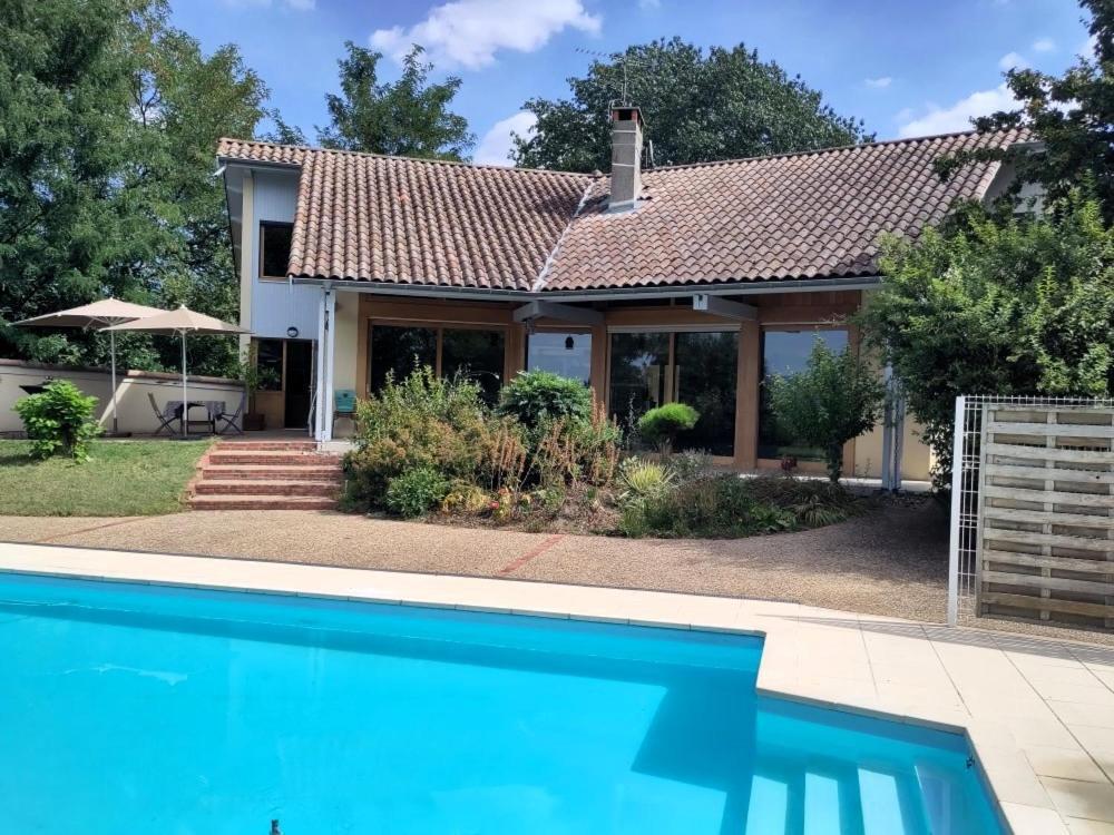 B&B Chez Frederique Et Norbert Mogneneins 외부 사진